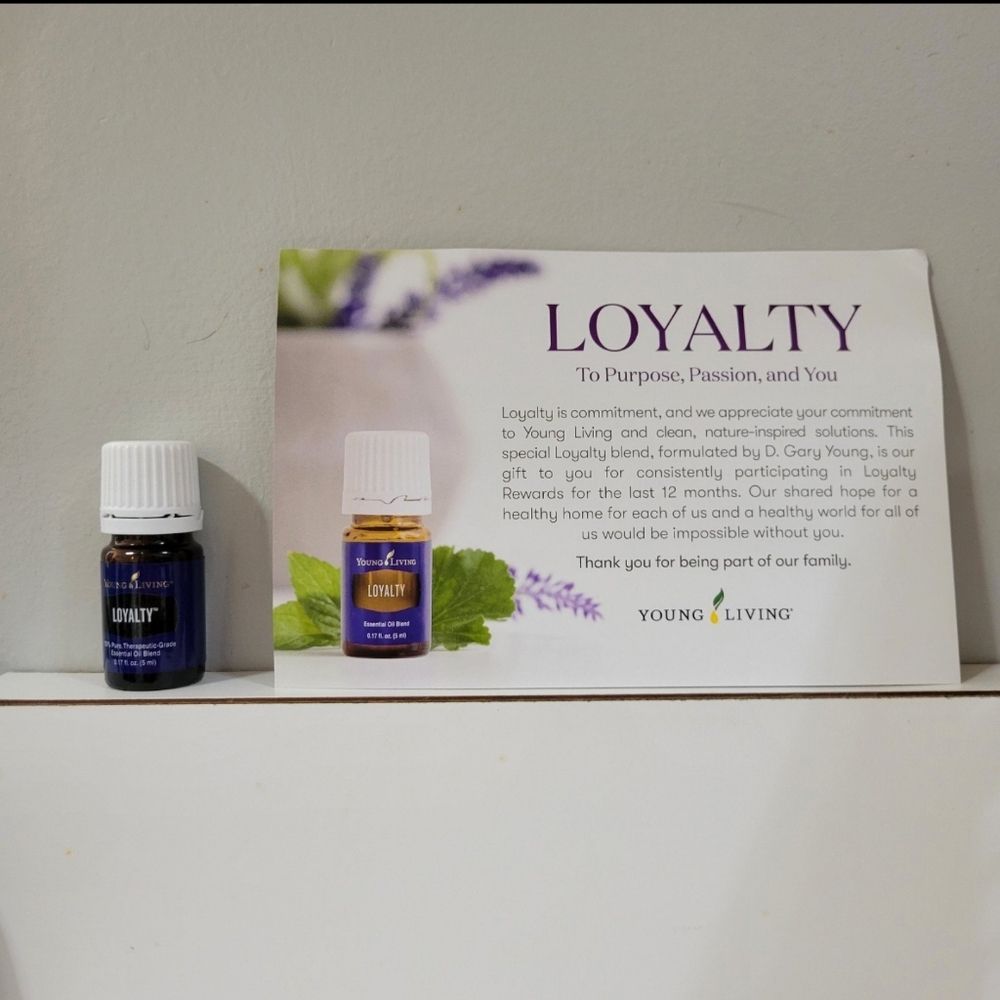 5ML LOYALTY ESSENTIAL OIL WITH POUCH - Picture 4 of 4
